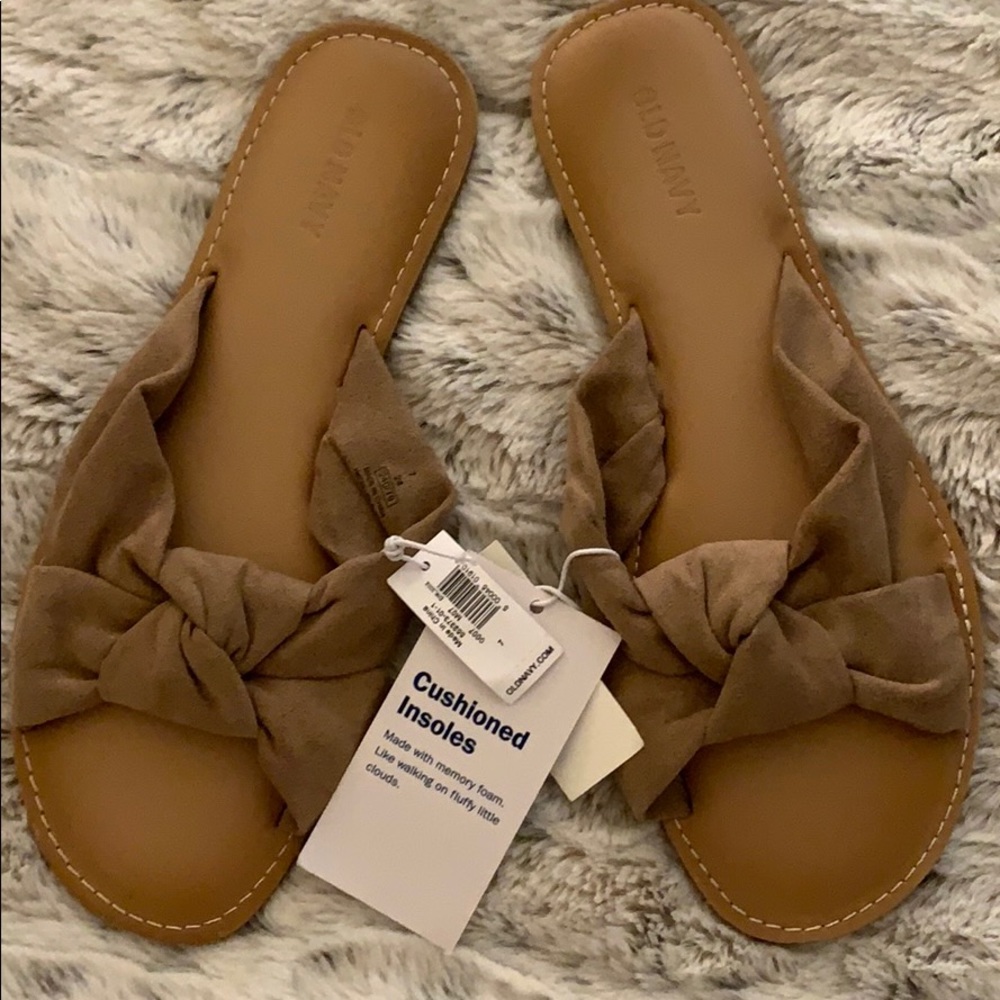 NWT Old Navy Slides SZ 7💛